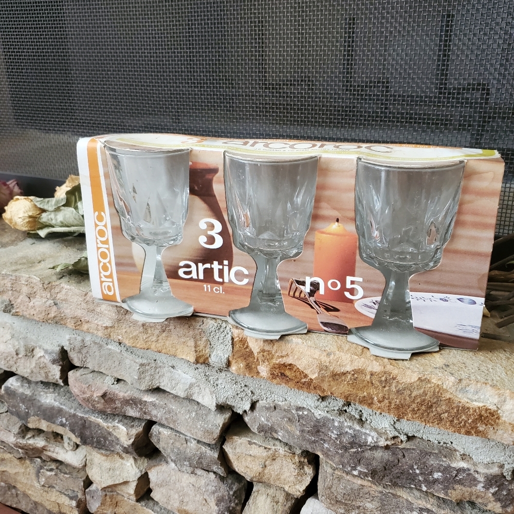 🆕Arcoroc 62510 Arques France 4oz. Wine Glass
